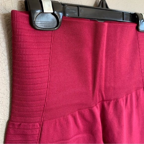 Gymshark | Seamless Sculpt Leggings | BURGUNDY- SMALL - Picture 2 of 10